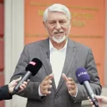 Штрајкот на приватните специјализнати привремено ставен на мирување